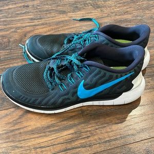 Men’s size 10.5 Nike running sneaker